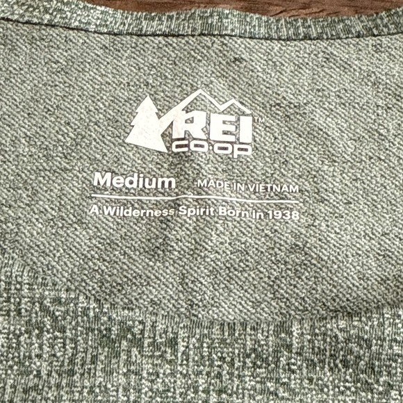 REI Co-Op Sz Medium Green Wide Strap Crop Tops Athletic Athleisure Casual - Picture 3 of 5